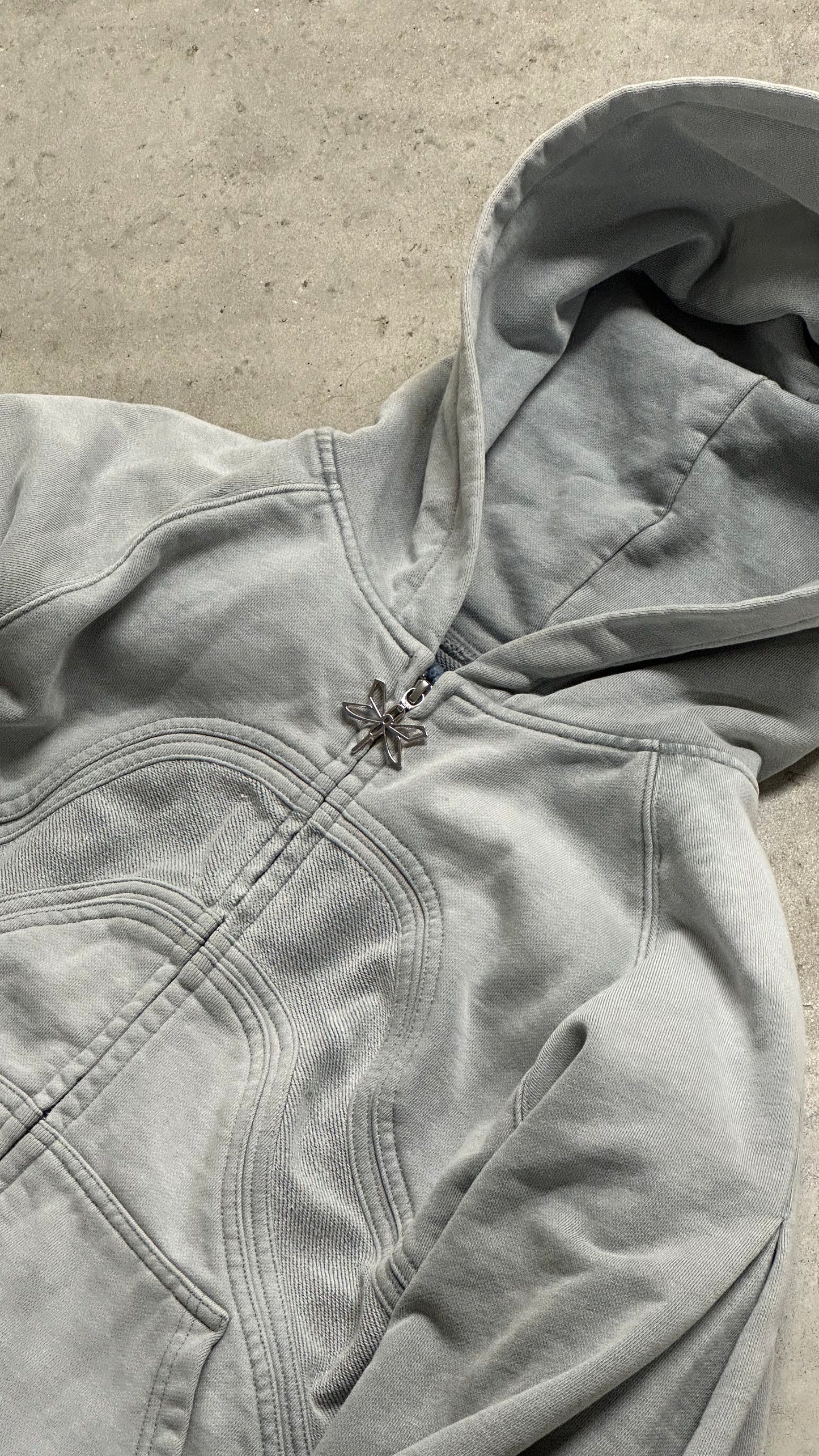 PLEATED SLEEVES HOODIE